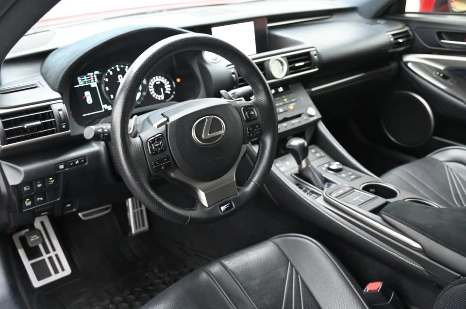 2017 Lexus RC F - Image 4 of 5