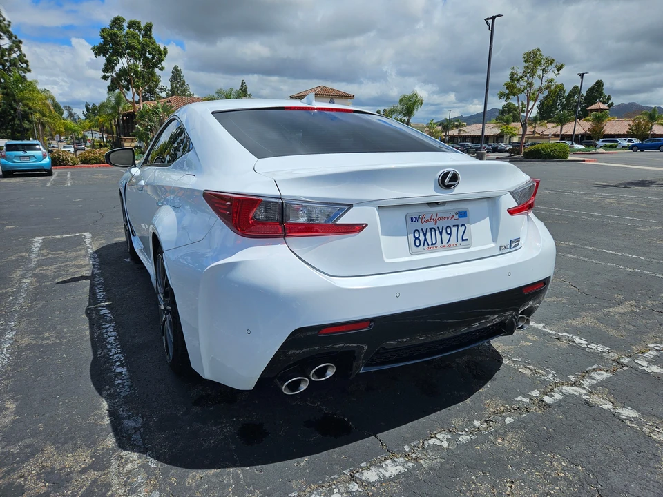 2017 Lexus RC F - Image 14 of 31