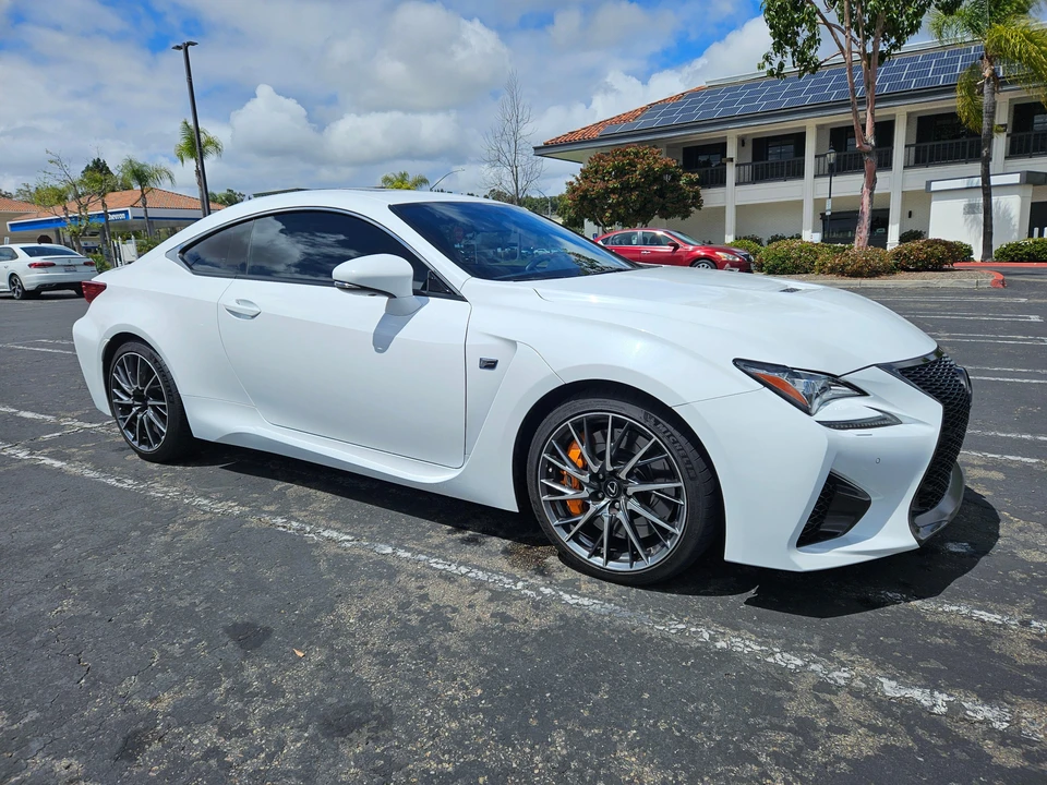 2017 Lexus RC F - Image 20 of 31