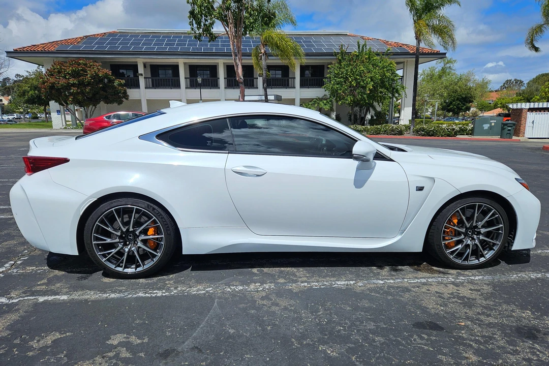 2017 Lexus RC F - Image 3 of 31