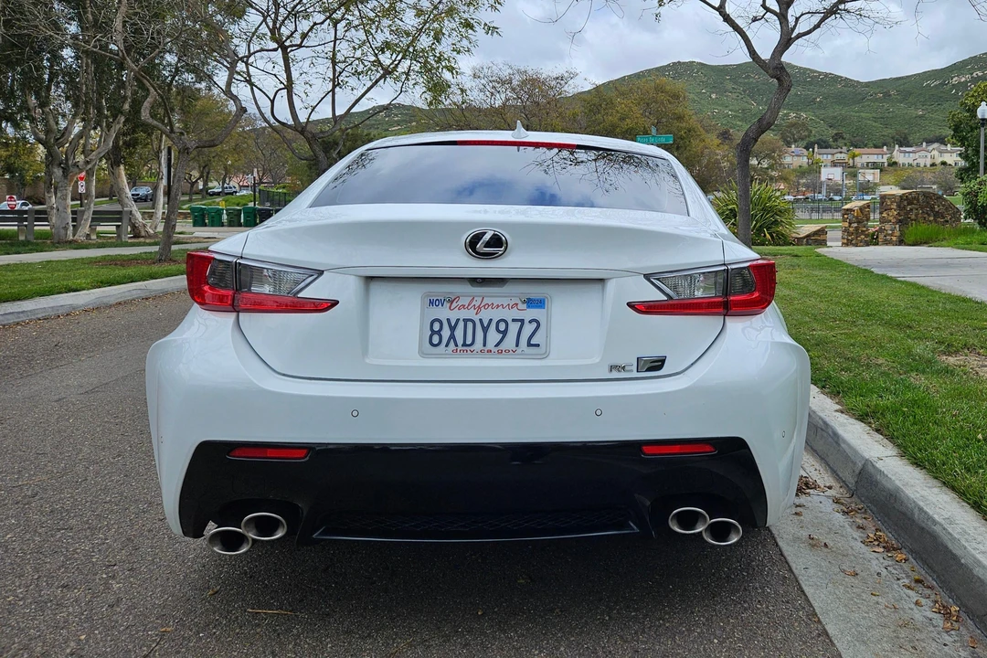 2017 Lexus RC F - Image 16 of 31