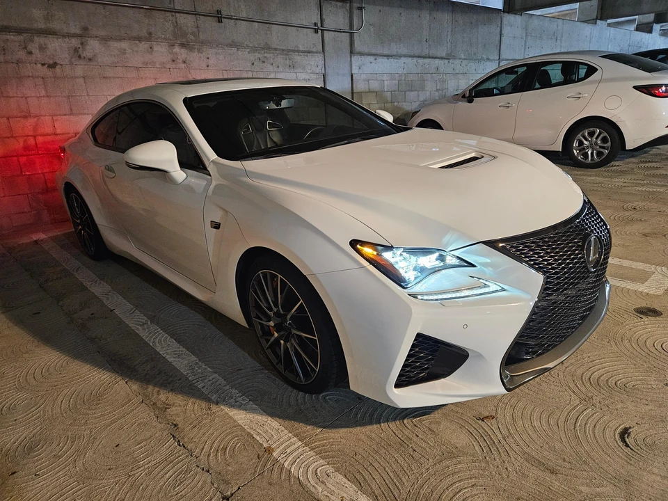 2017 Lexus RC F - Image 26 of 31
