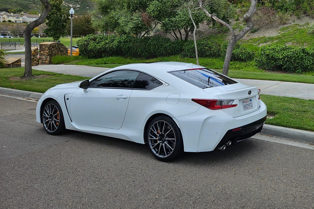 2017 Lexus RC F - Image 12 of 31