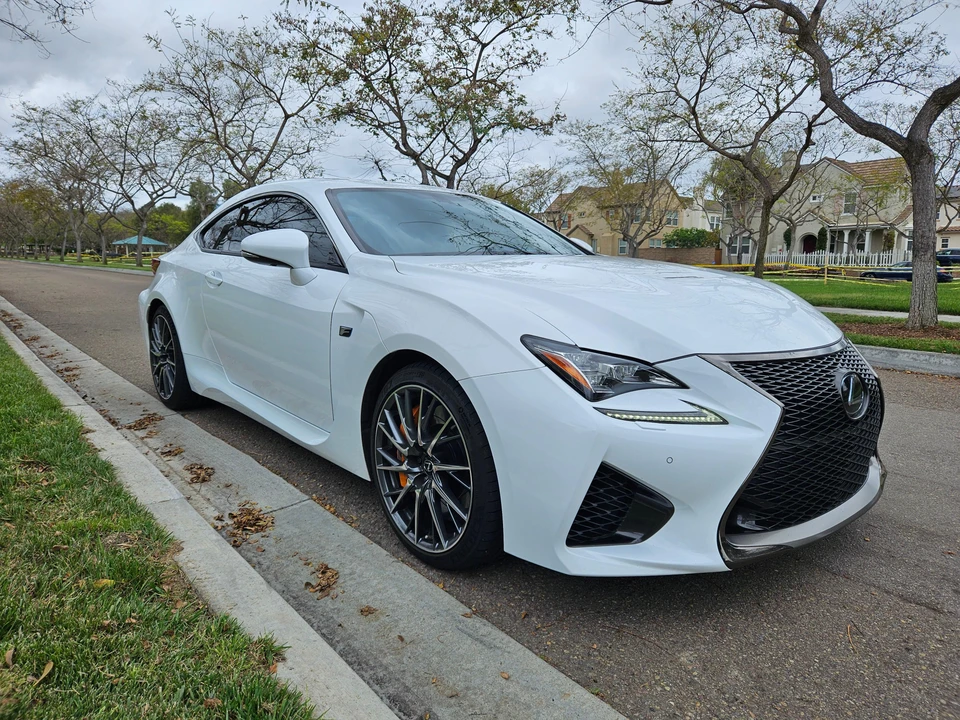 2017 Lexus RC F - Image 22 of 31