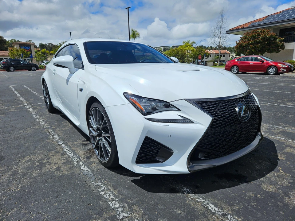 2017 Lexus RC F - Image 24 of 31