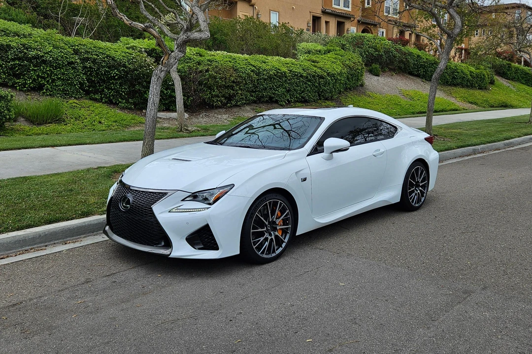 2017 Lexus RC F - Image 10 of 31
