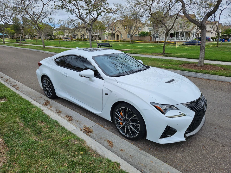 2017 Lexus RC F - Image 21 of 31