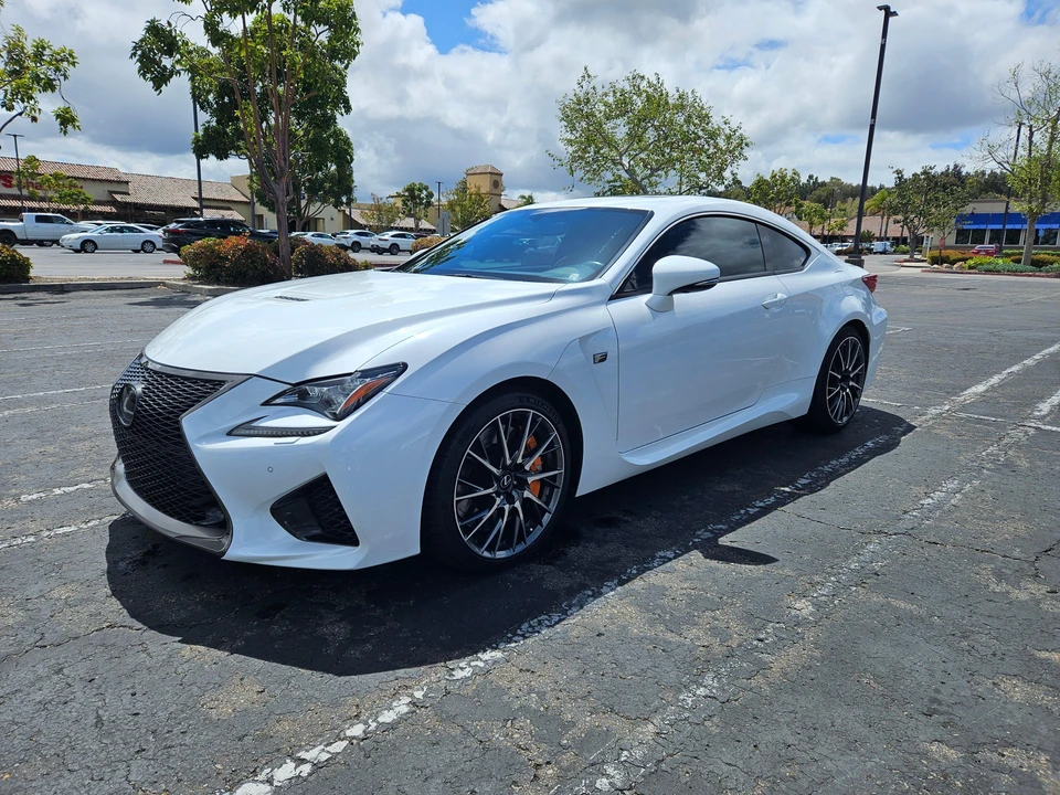2017 Lexus RC F - Image 9 of 31