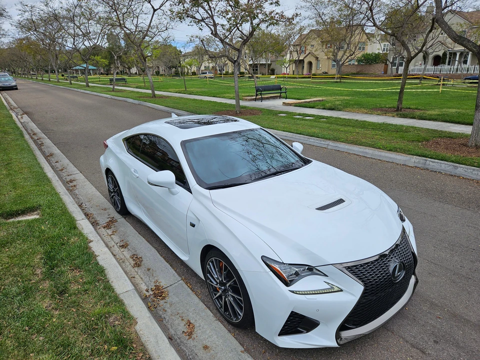 2017 Lexus RC F - Image 23 of 31