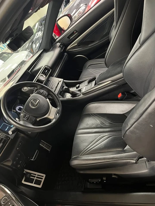 2017 Lexus RC F - Image 7 of 9