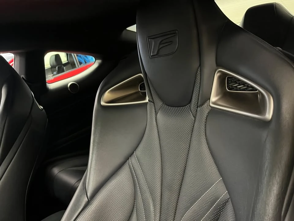 2017 Lexus RC F - Image 8 of 9
