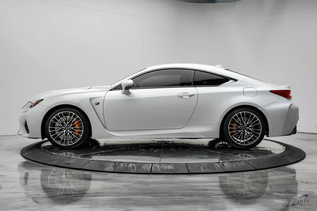 2017 Lexus RC F - Image 6 of 12