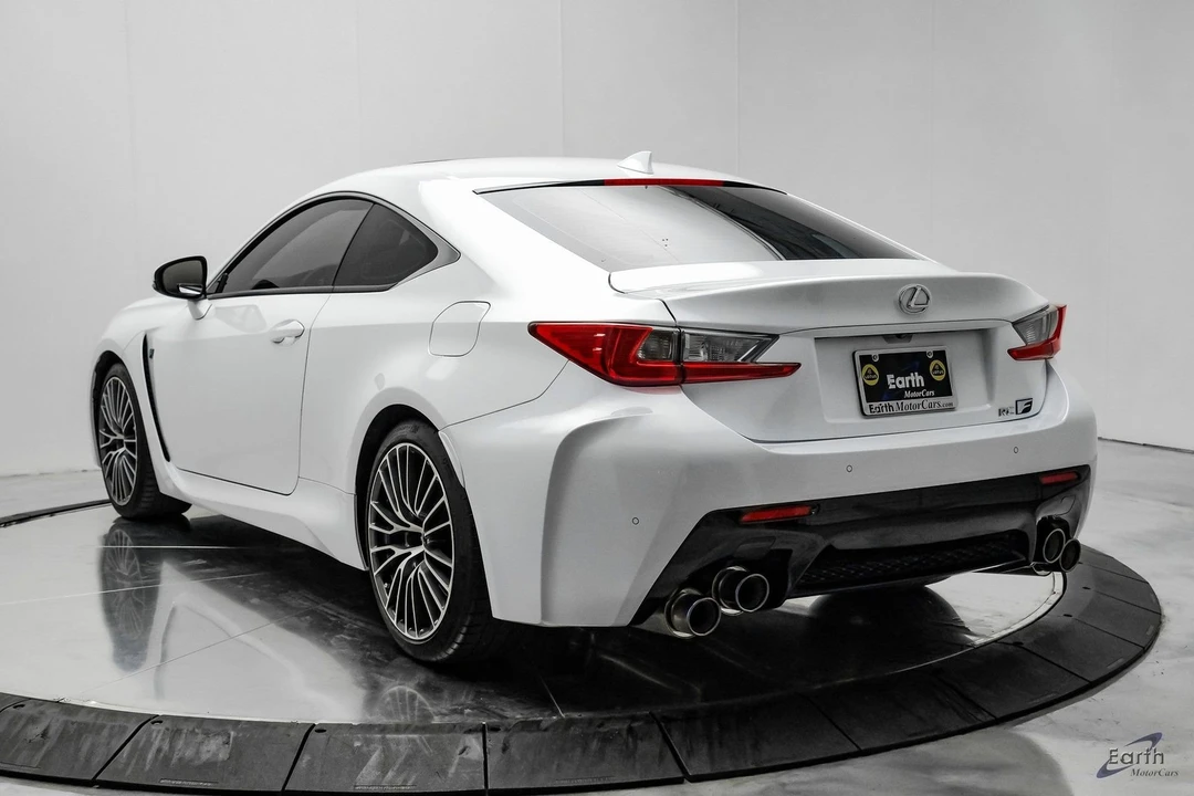 2017 Lexus RC F - Image 10 of 12