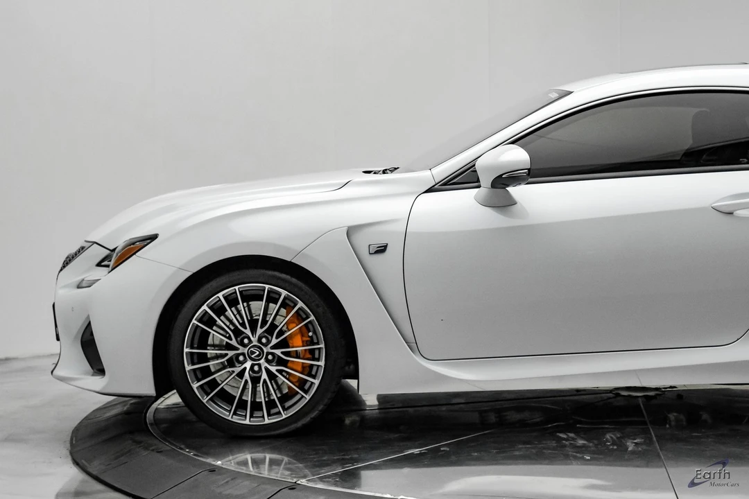 2017 Lexus RC F - Image 7 of 12