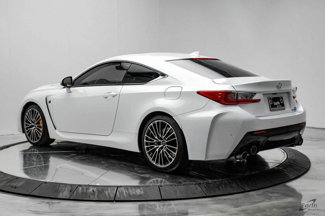 2017 Lexus RC F - Image 9 of 12