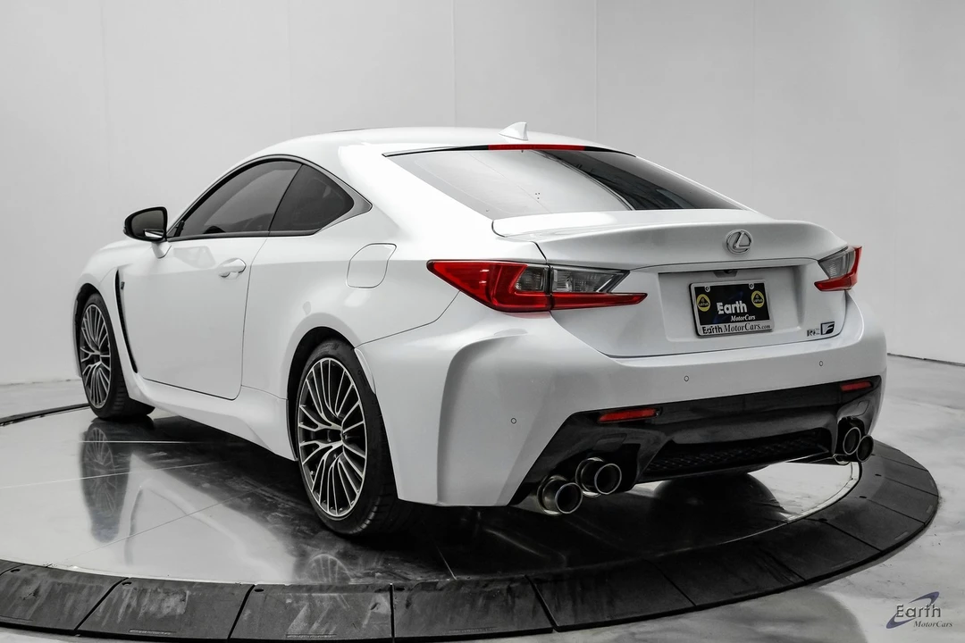 2017 Lexus RC F - Image 10 of 12