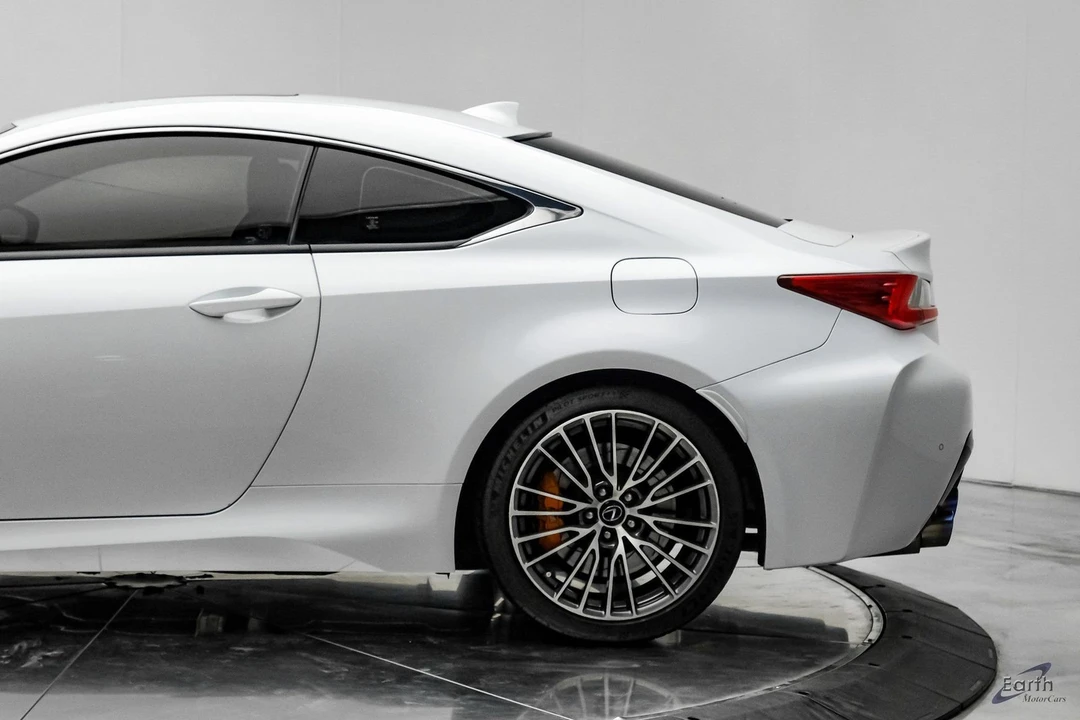 2017 Lexus RC F - Image 8 of 12