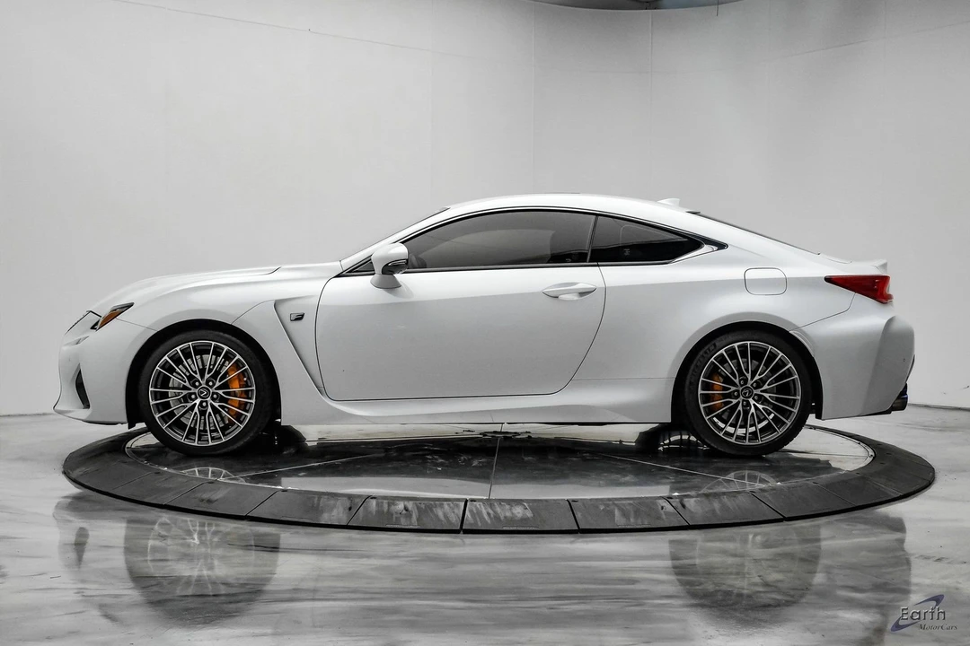 2017 Lexus RC F - Image 6 of 12