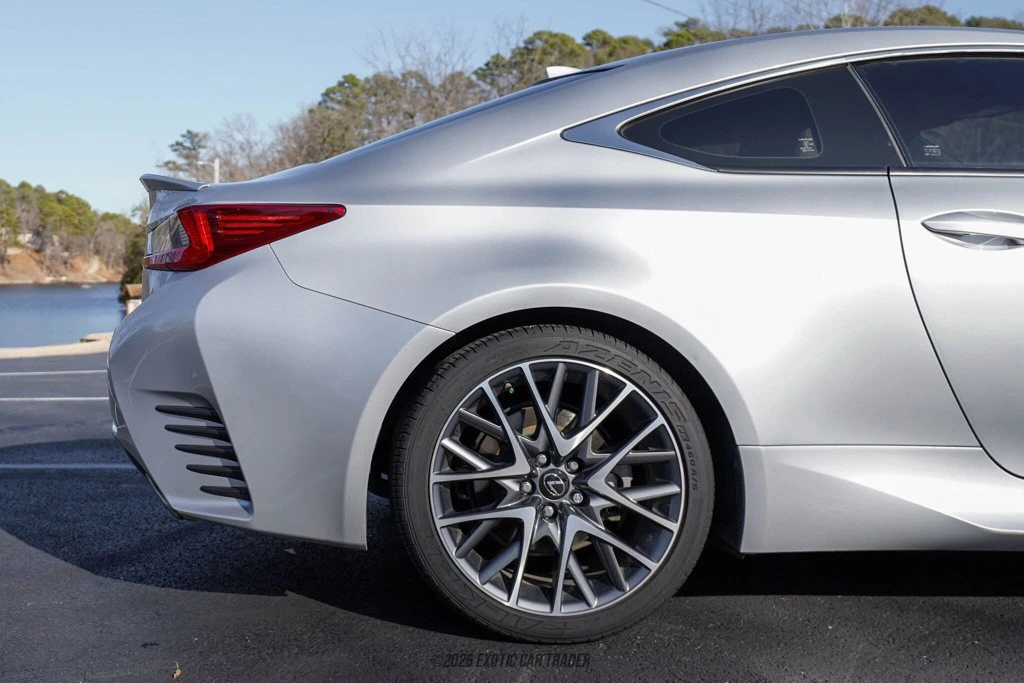 2017 Lexus RC - Image 10 of 12