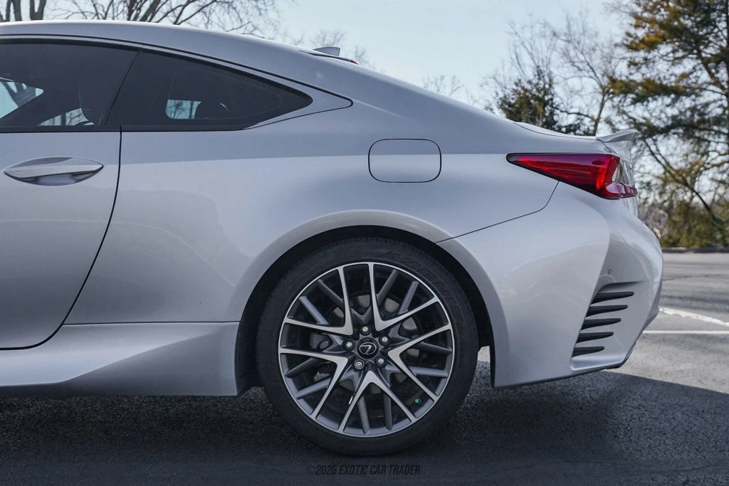 2017 Lexus RC - Image 5 of 12