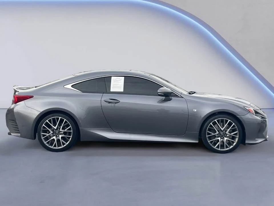 2017 Lexus RC - Image 4 of 11