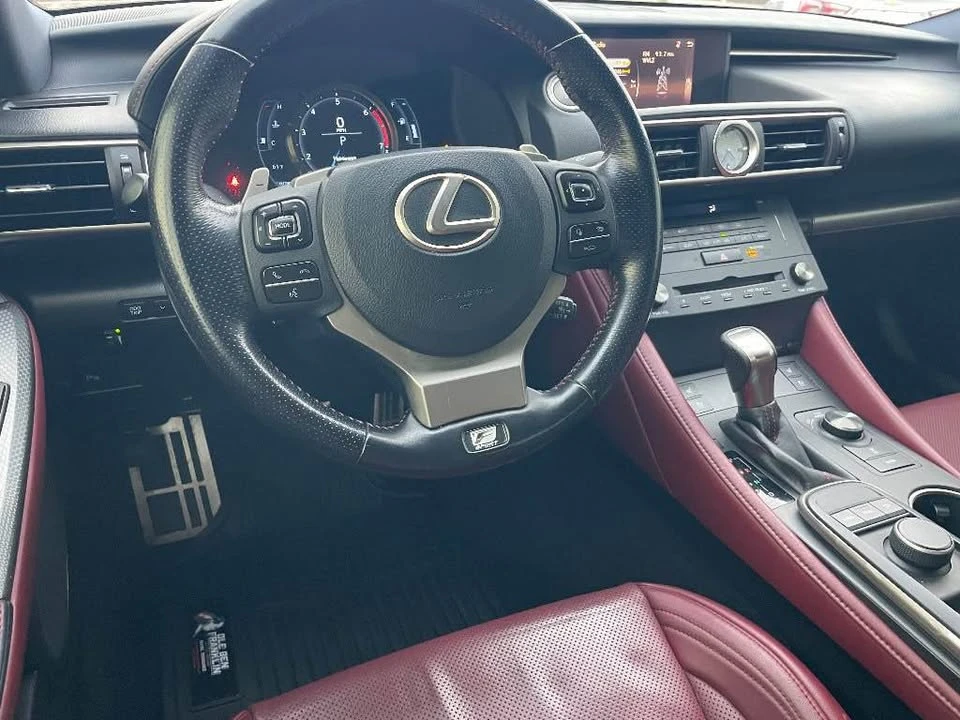2017 Lexus RC - Image 11 of 11