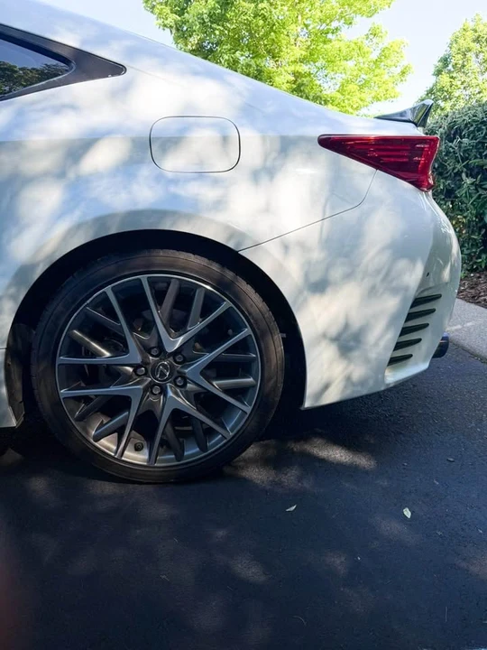 2017 Lexus RC - Image 7 of 14