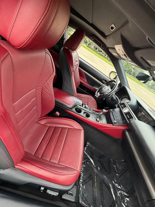 2017 Lexus RC - Image 7 of 9