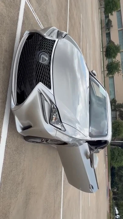 2017 Lexus RC - Image 9 of 9