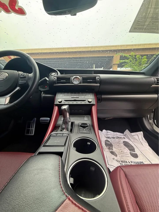 2017 Lexus RC - Image 5 of 6
