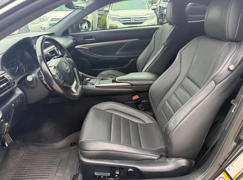 2017 Lexus RC - Image 8 of 10
