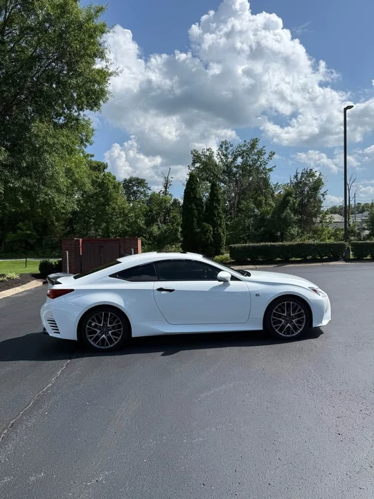 2017 Lexus RC - Image 5 of 10