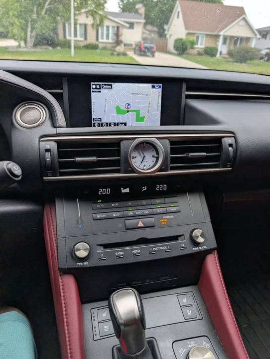 2017 Lexus RC - Image 7 of 9