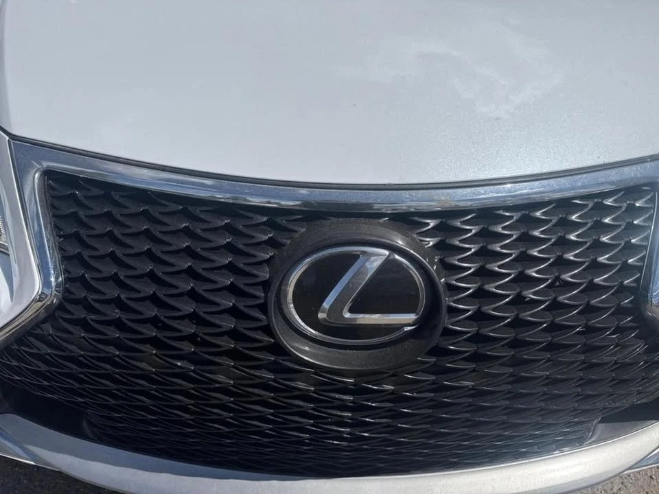 2017 Lexus RC - Image 9 of 20