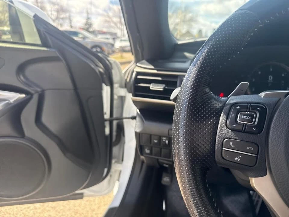 2017 Lexus RC - Image 17 of 20