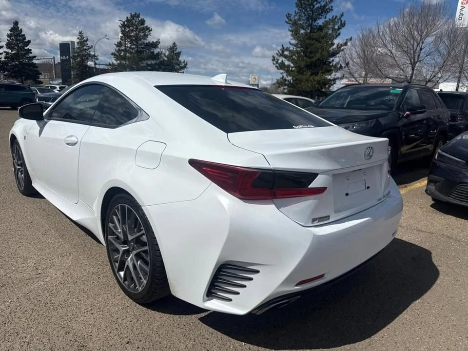 2017 Lexus RC - Image 11 of 20
