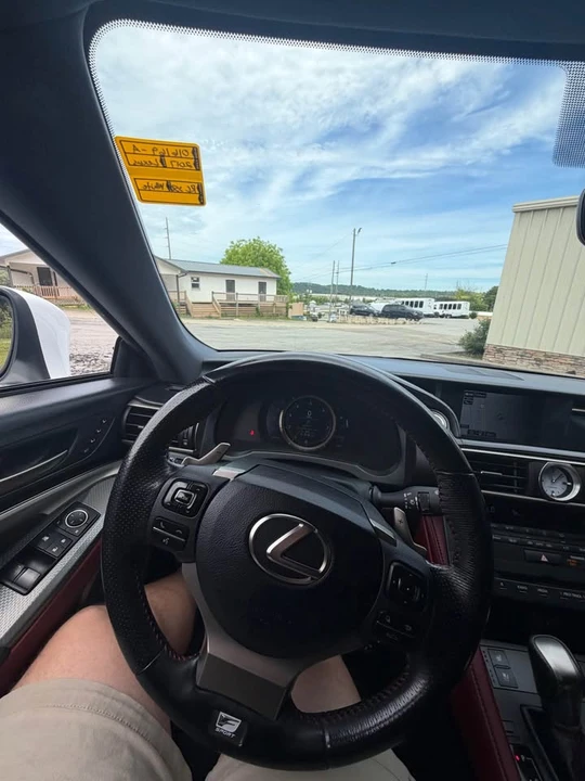 2017 Lexus RC - Image 11 of 13