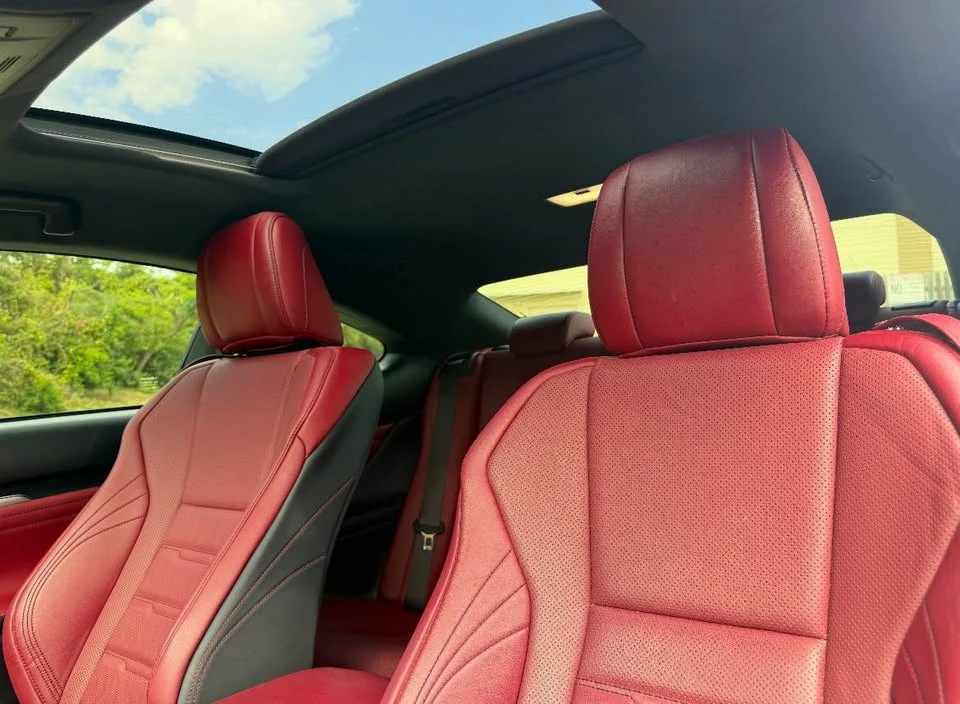2017 Lexus RC - Image 7 of 10