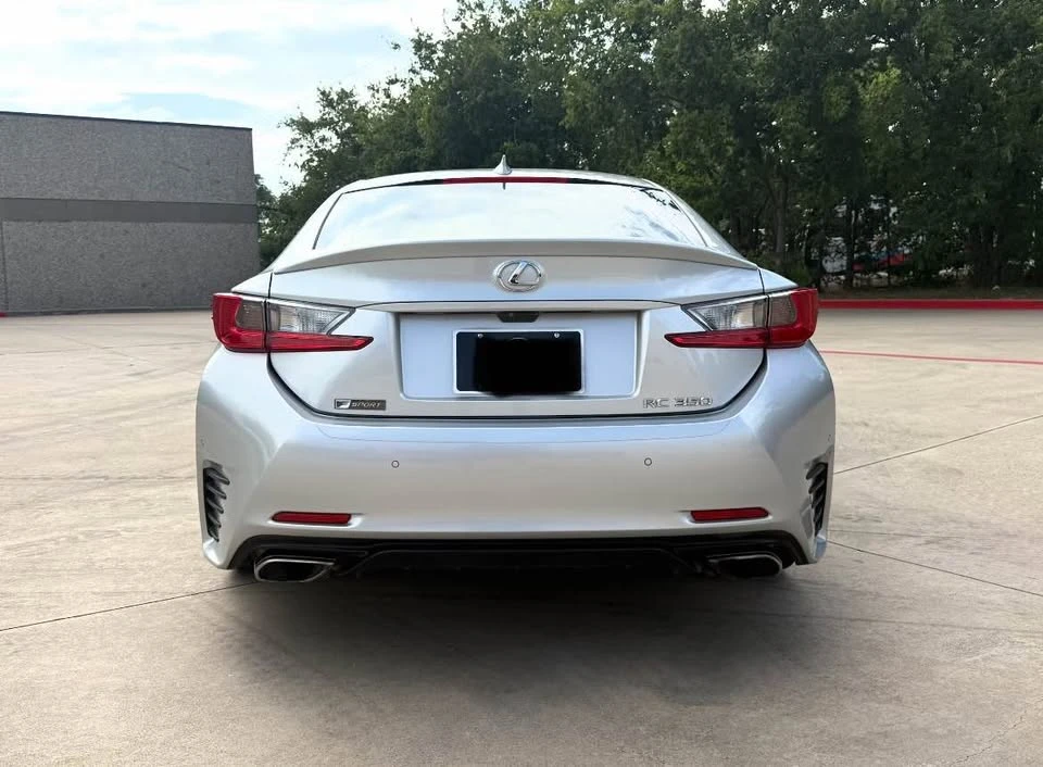 2017 Lexus RC - Image 4 of 10