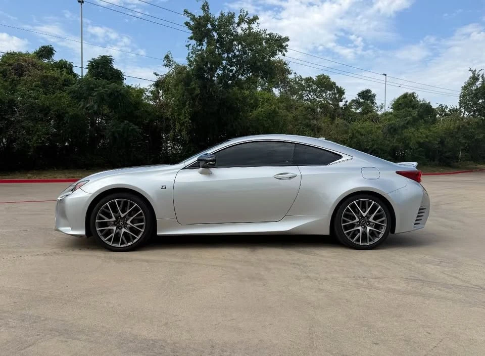 2017 Lexus RC - Image 2 of 10