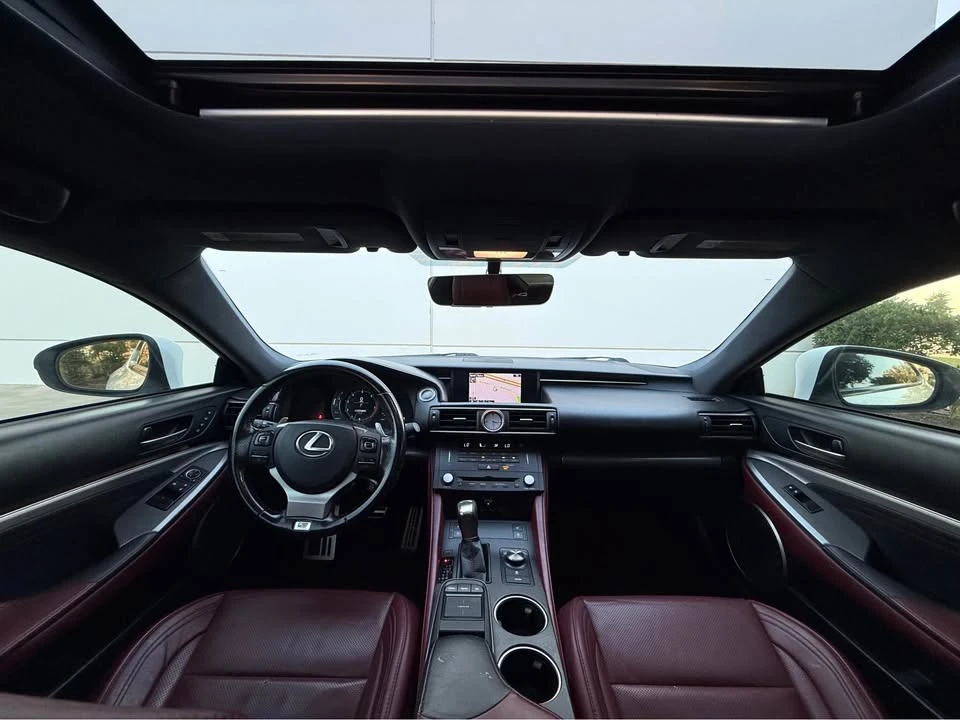 2017 Lexus RC - Image 15 of 20