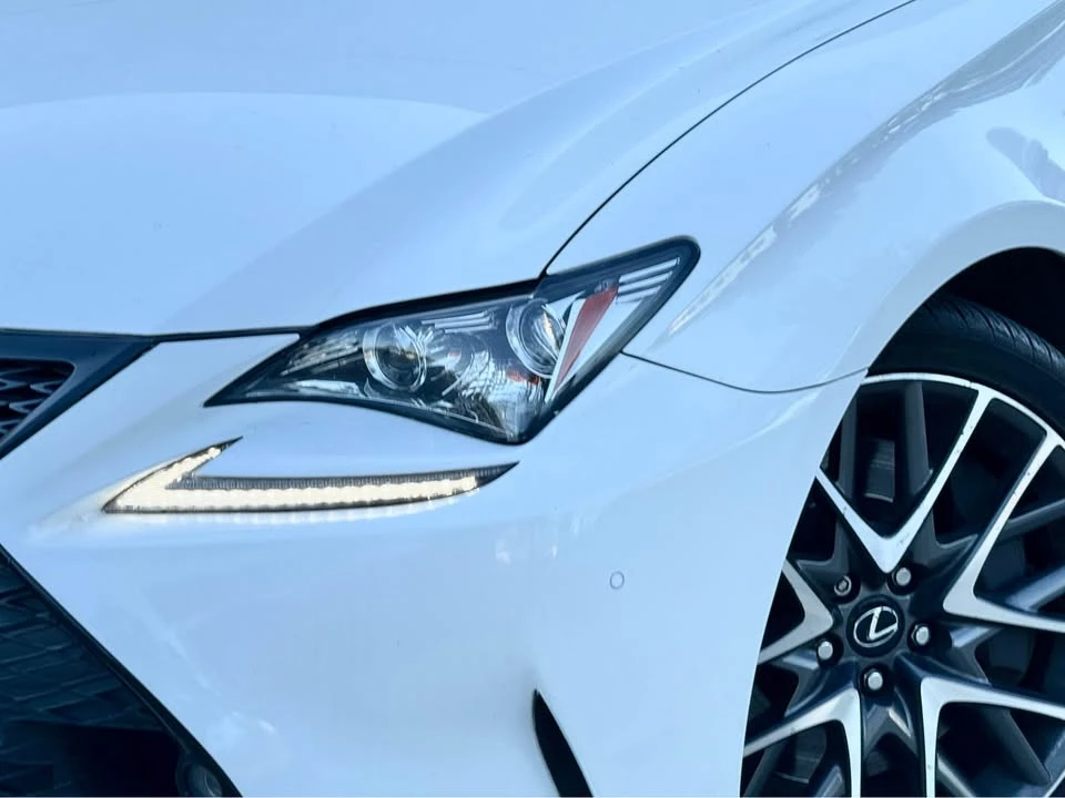 2017 Lexus RC - Image 17 of 20