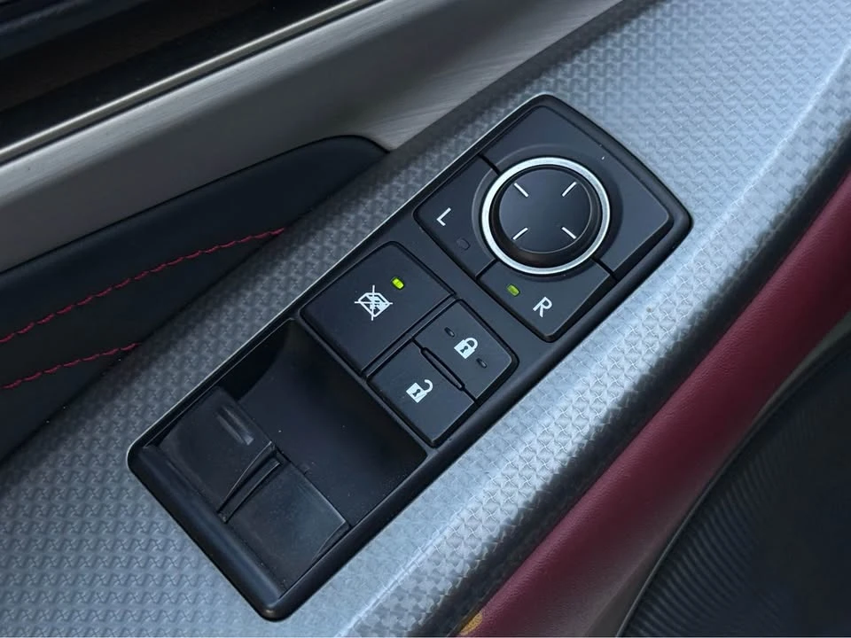 2017 Lexus RC - Image 13 of 20