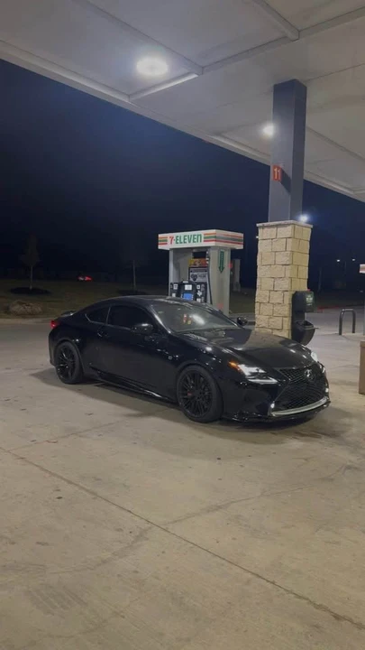 2017 Lexus RC - Image 2 of 9