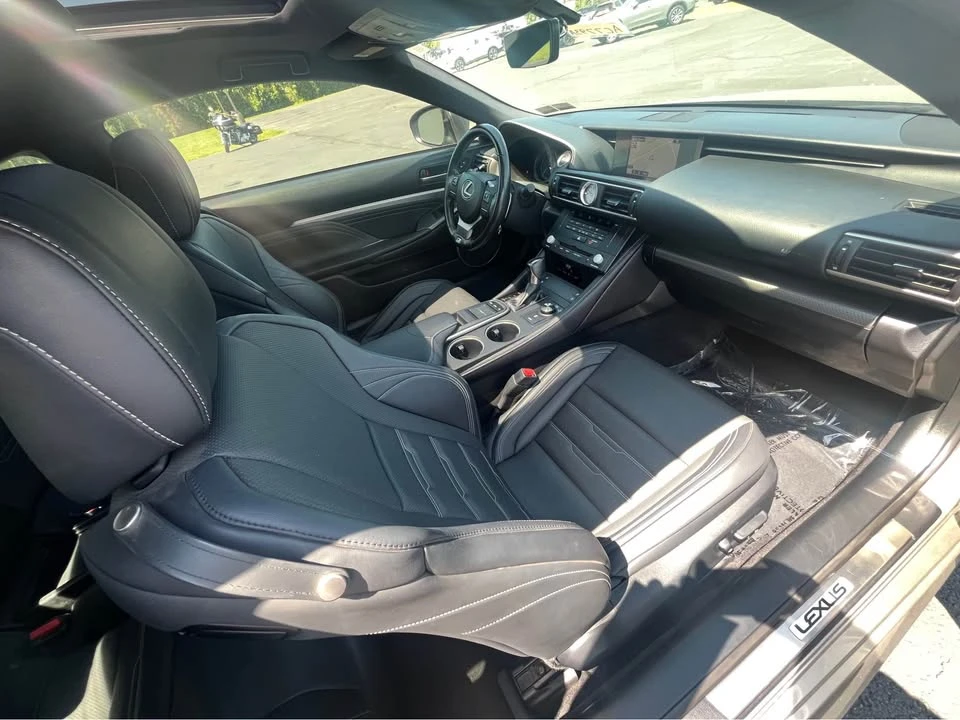 2017 Lexus RC - Image 11 of 18