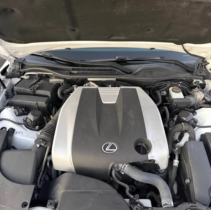 2017 Lexus RC - Image 18 of 19