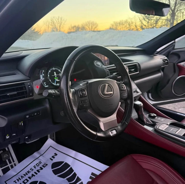 2017 Lexus RC - Image 11 of 19