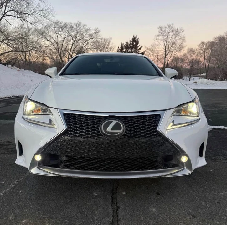 2017 Lexus RC - Image 8 of 19