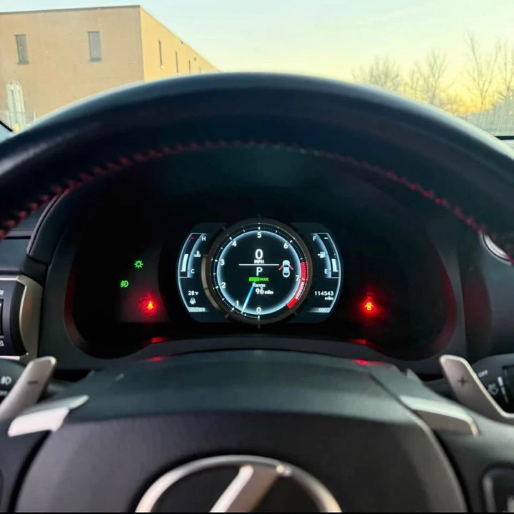 2017 Lexus RC - Image 14 of 19