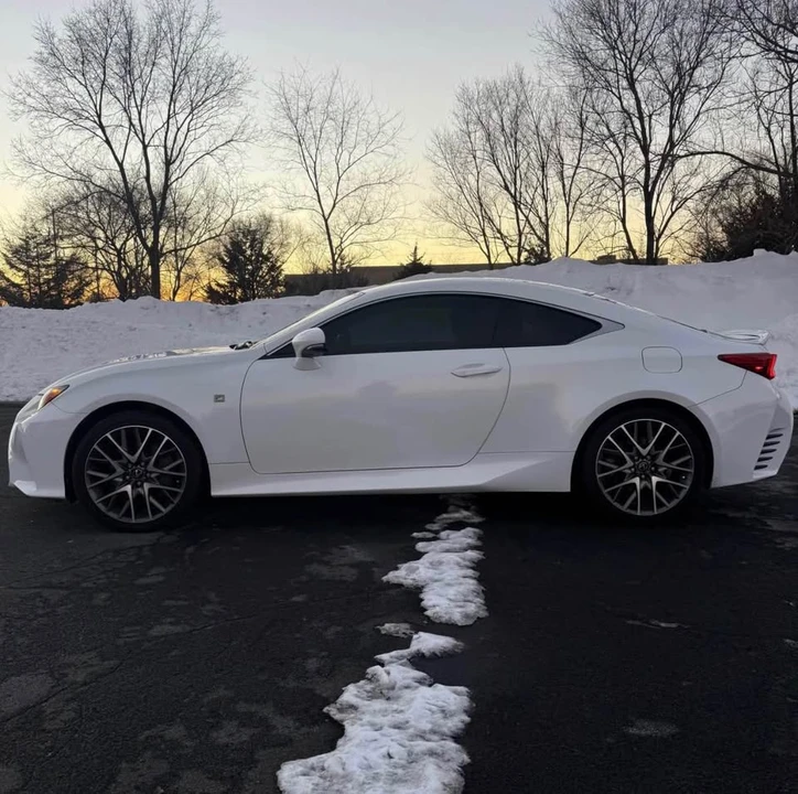 2017 Lexus RC - Image 2 of 19